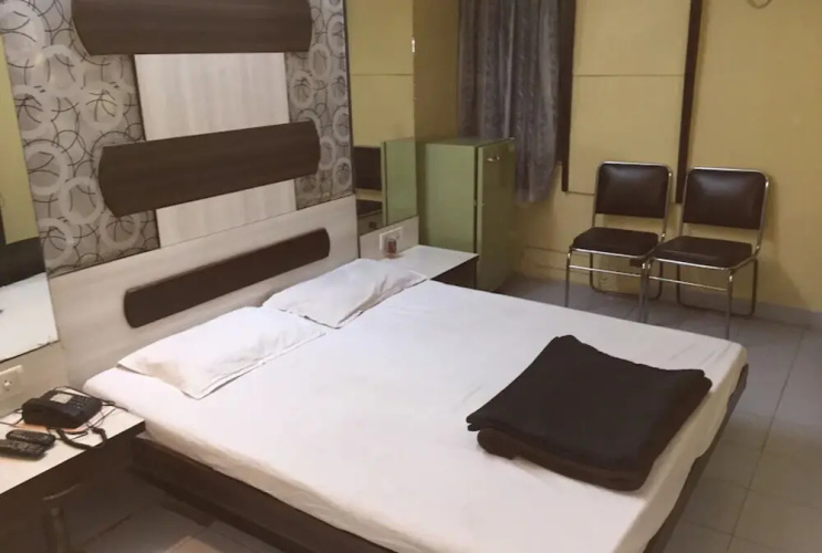 Goroomgo New Sunder Indore