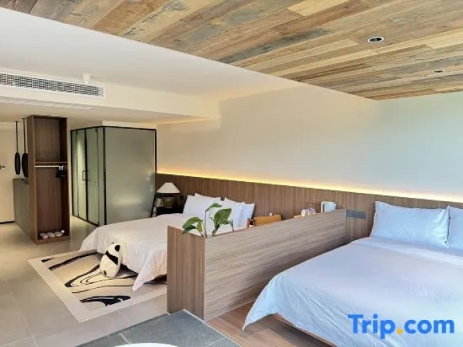 Standard Family room with river view