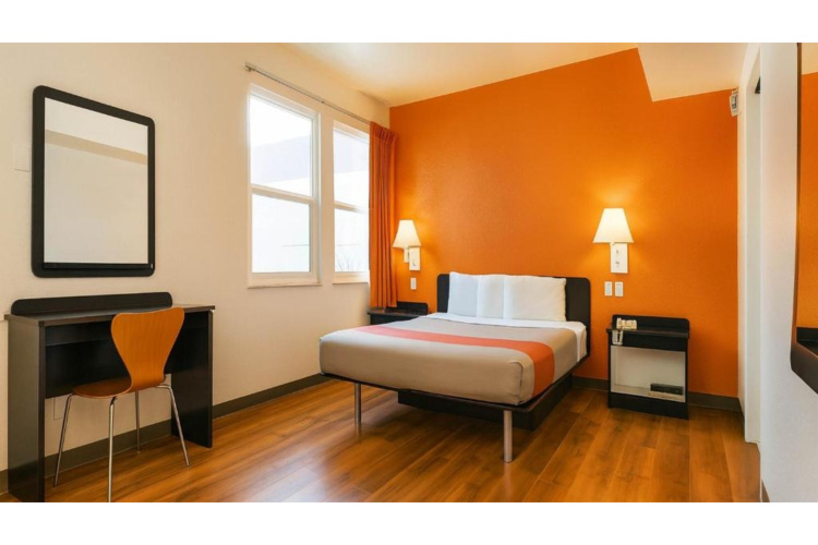 Motel 6 San Diego Downtown photo 16