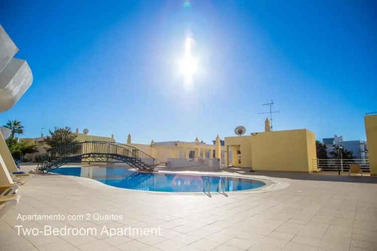 2 Bedrooms Apartment