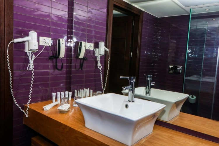 Standard Double room with partial sea view