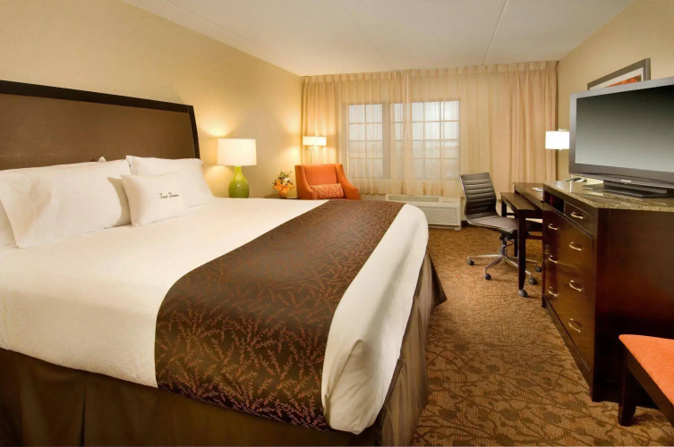 DoubleTree by Hilton Sterling - Dulles Airport