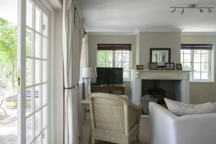 33 Strawberry Lane