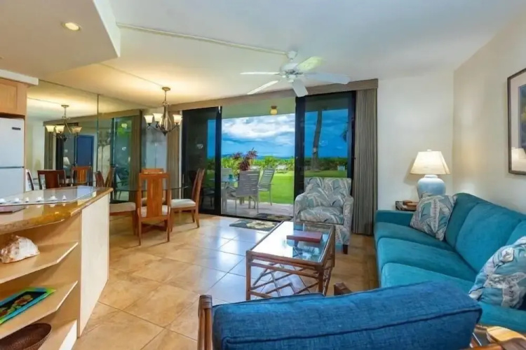 Kihei Beach, #107 1 Bedroom Condo by RedAwning