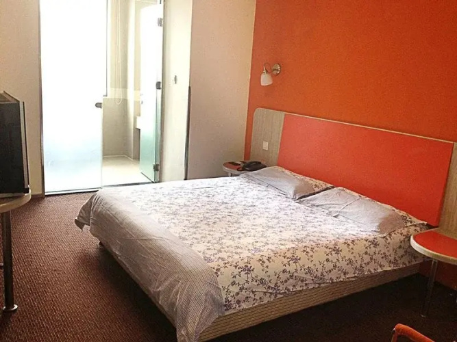 Motel168 Wu Chang Railway Station Inn