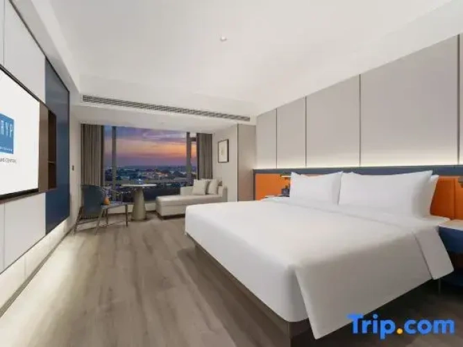 Standard Double room with city view