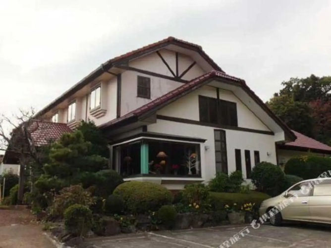 Pension Masquerade