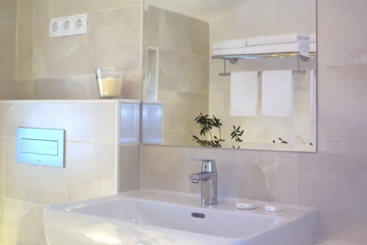 Premium Double room with balcony and with partial sea view