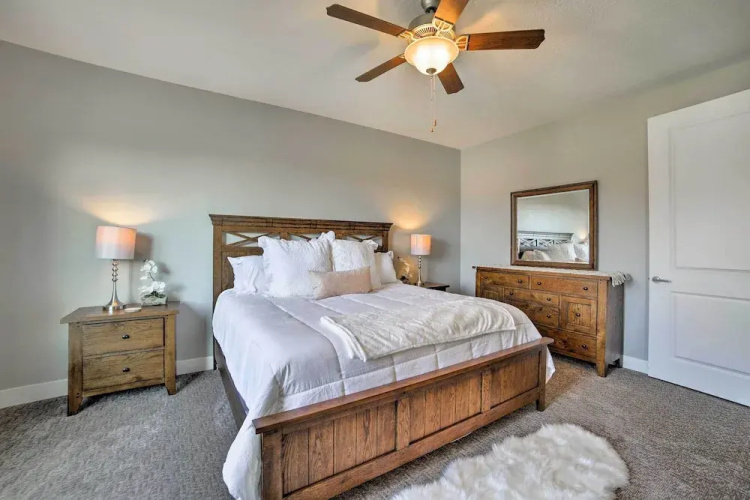 Luxury Moab Vacation Rental w/ Pool Access!