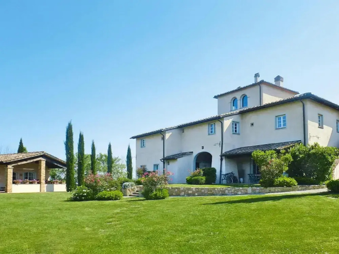 Apartment in Tuscany With Pool & Golf
