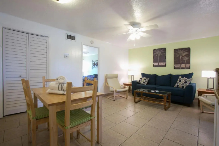 Dolphin Inn Resort