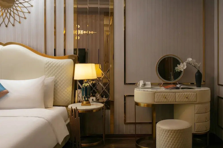 Bao Ngoc Hotel Linh Dam