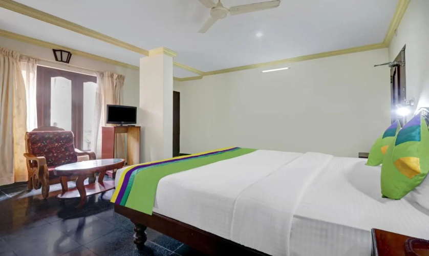 Itsy Hotels The Waters Edge Beach Resort