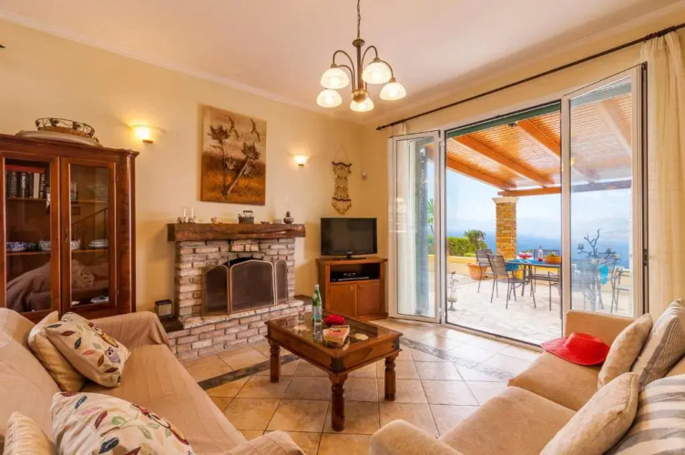 Beachfront Villa Victoras