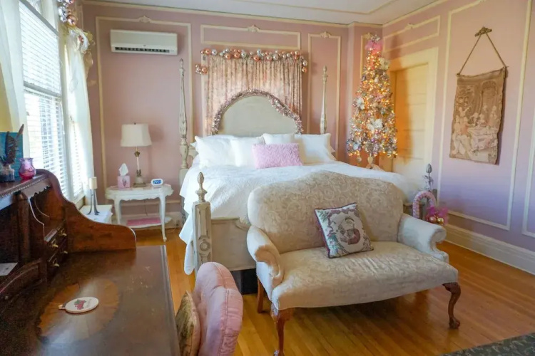 Mathis House, A Victorian Bed & Breakfast and Tea Room at 600 Main
