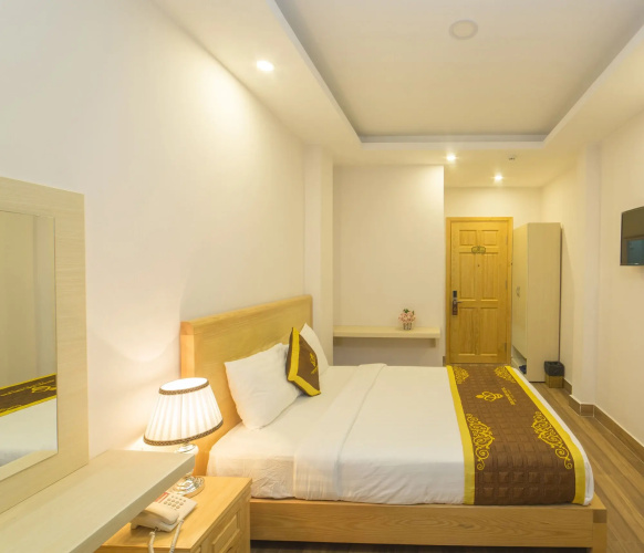Golden Bee Hotel