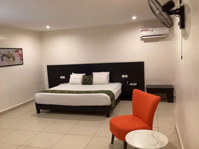 Adis Hotels