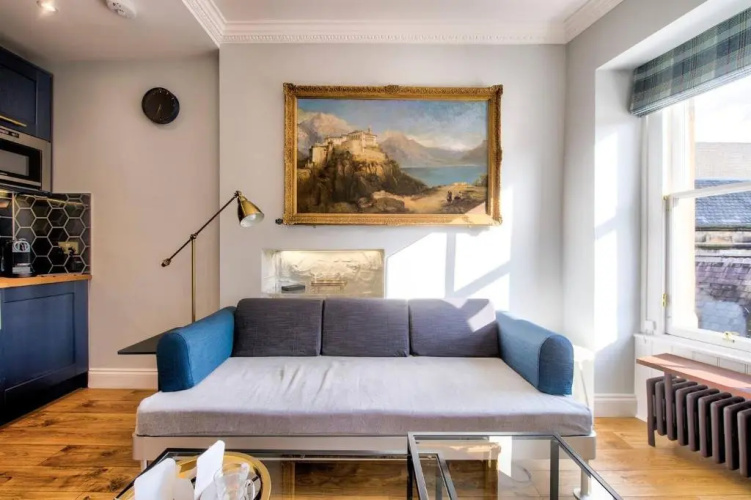 Upper Bow - Luxurious, Modern 1BR Apartment near Castle