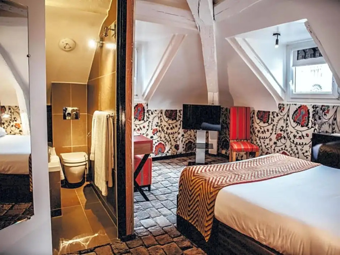 Standard Double room with view