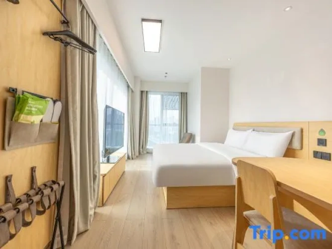 Standard Double room with view