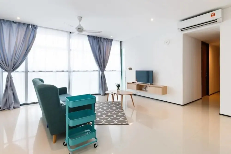 3BR Sky Views by GuestReady