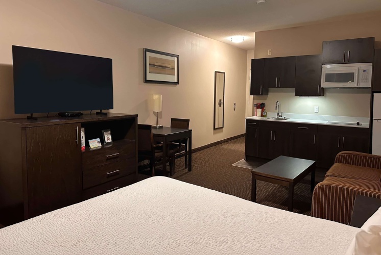 Ramada By Wyndham Estevan photo 12