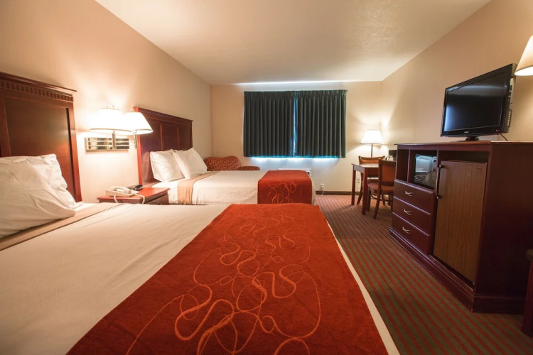 Rodeway Inn & Suites