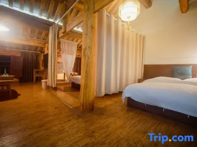 Double Suite with street view