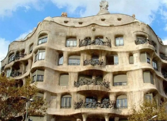 3 Bedrooms Apartment