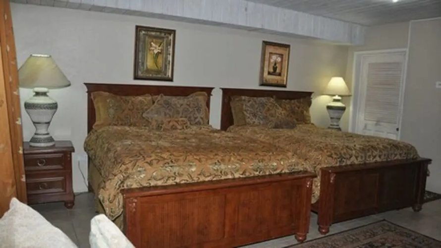 Cobblestone Inn