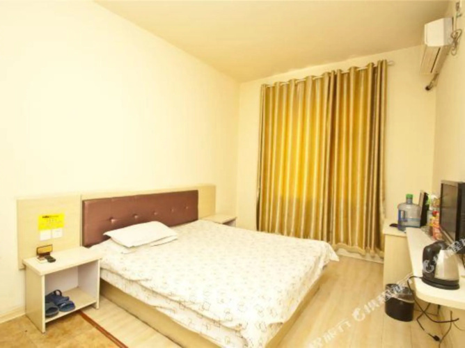 Champs Elysees Holiday Inn - Heze