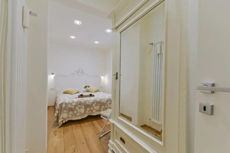 Don Giovanni Halldis Apartment