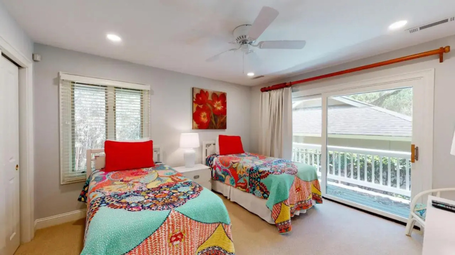 15 Promontory Ct