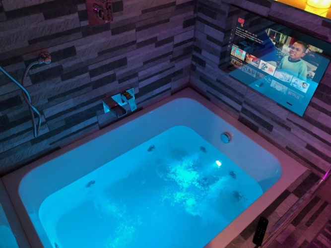 1 Bedroom Suite