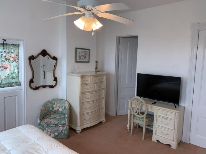 Deluxe Triple Suite