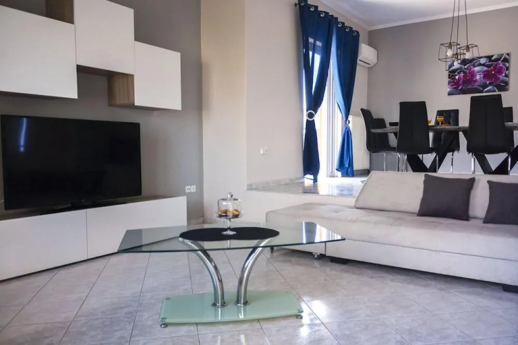 Villa Chris
