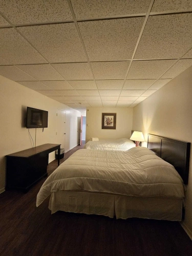 Standard Quadruple Club room with lake view