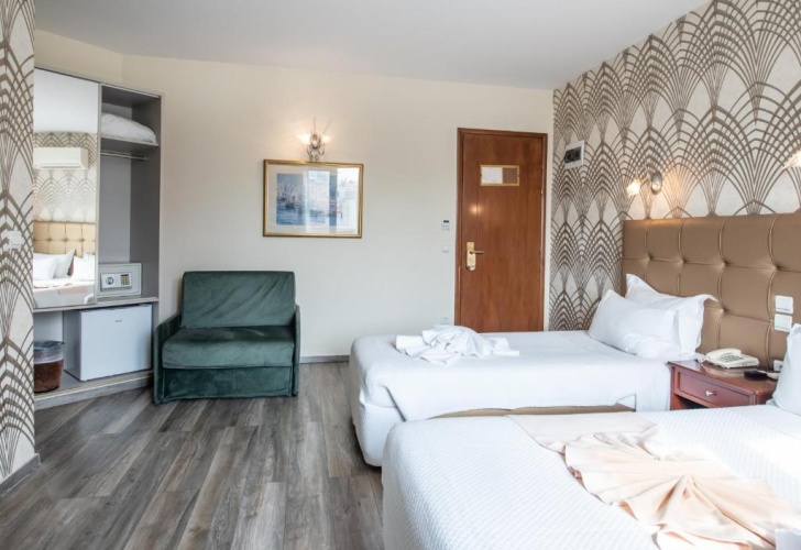 Triple room