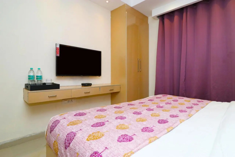 Hotel Leo Saffron