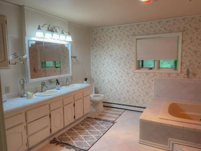 5 Bedrooms Cottage