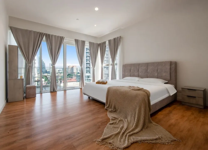 3 Bedrooms Luxury Suite with balcony and with city view