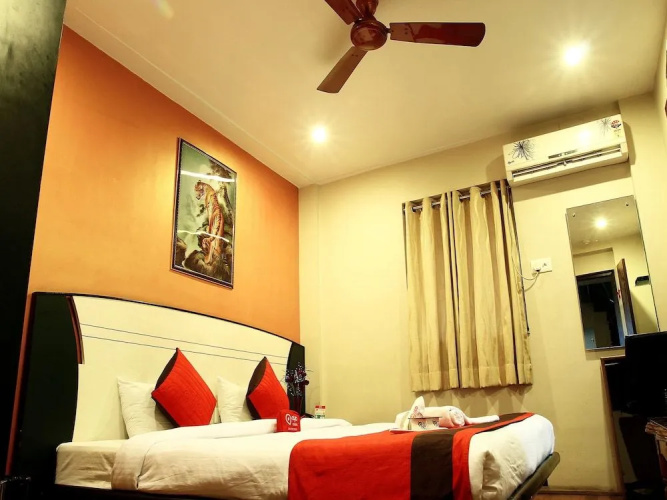 OYO 759 Hotel Rock Star