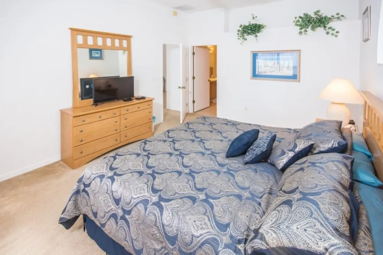 4 Bedrooms Cottage