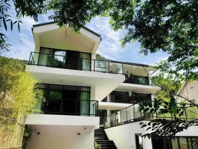 Yunfeng Zhuyuan Hostel