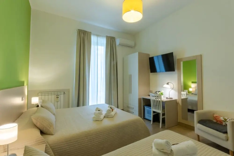 Standard Triple room with balcony