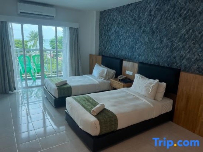 Deluxe Twin room with balcony