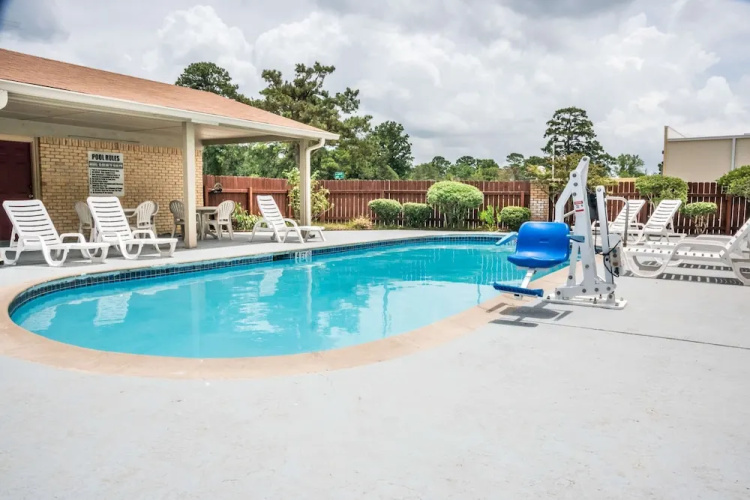 Days Inn By Wyndham Bastrop