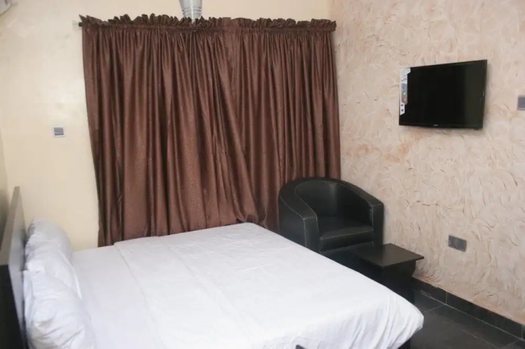 Blue Seasons Hotel & Suites