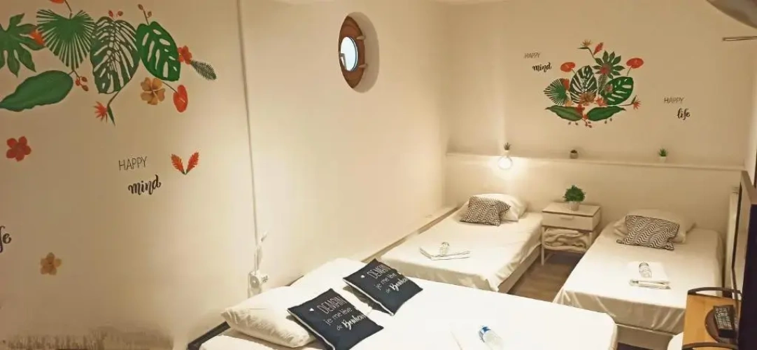 Standard Triple room
