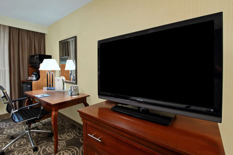 DoubleTree by Hilton Mahwah